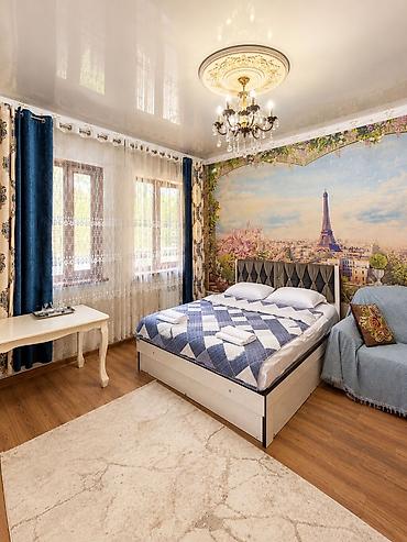 🇫🇷✨ Уютный номер в отеле Camelot — атмосфера Парижа в Бишкеке! 🏨 🛏️
