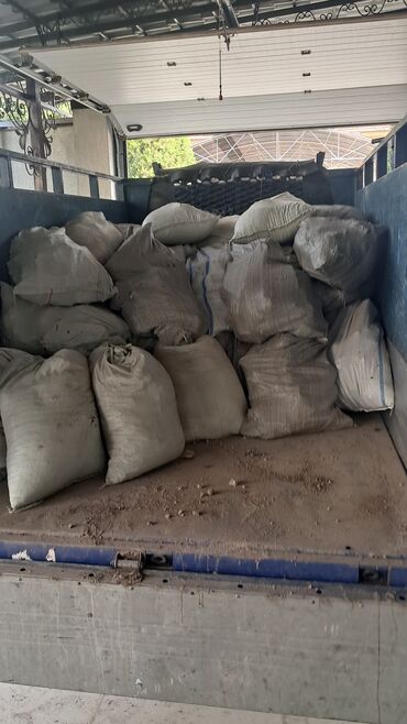 ящик для документов: ВЫВОЗ МУСОР 🗑 ШВЕЙНЫЕ ОТХОДЫ 🧶🪡🧵 БЫТАВОЙ МУСОР 🗑 ВЫВОЗ МУСОР 🗑 ШВЕЙНЫЕ