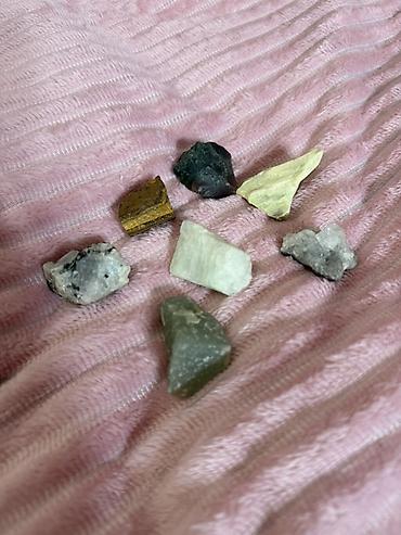 Təbii mineral daşlar dəsti – 7 ədəd Məhsul təsviri: - Qarışıq xam daş