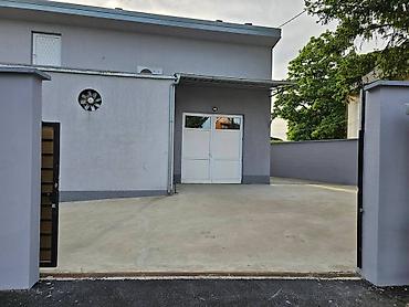 Magacini i radionice: IZDAJEM ILI PRODAJEM POSLOVNI PROSTOR 250m2 i 4 ari placa. Objekat — 4