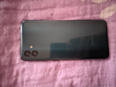 списанные айфоны бесплатно: Samsung Galaxy A04, Б/у, 32 ГБ, цвет - Зеленый, 2 SIM