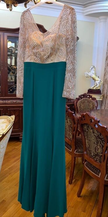 lavani couture cene: Вечернее платье