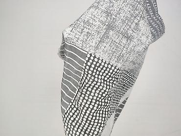 madonna poznań: Chusta/apaszka unisex w odcieniach szarości i bieli, w patchworkowy — 4