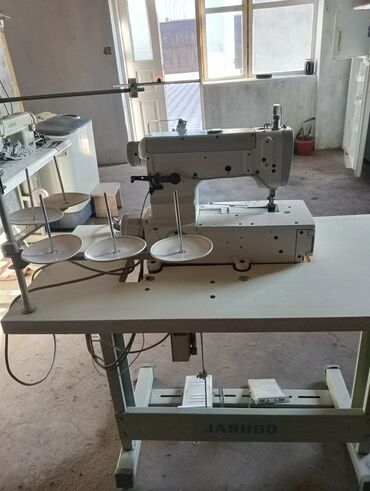 Бытовая техника: Швейная машина Распошивальная машина, Полуавтомат