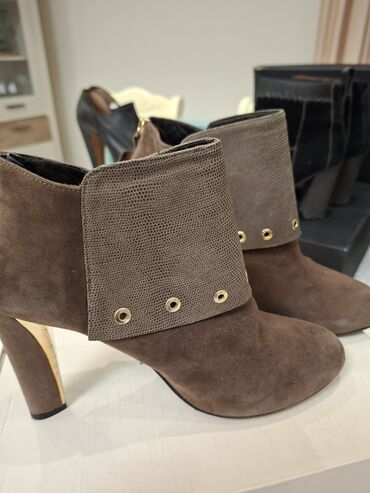 Сапоги: Женская обувь, набор из 4 пар. 1) Ботильоны на высокой шпильке с — 12