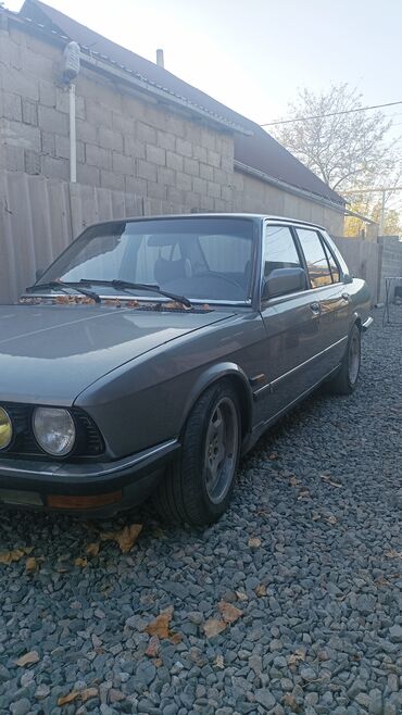 коробка на аккорд: BMW 5 series: 1982 г., 2.8 л, Механика, Седан