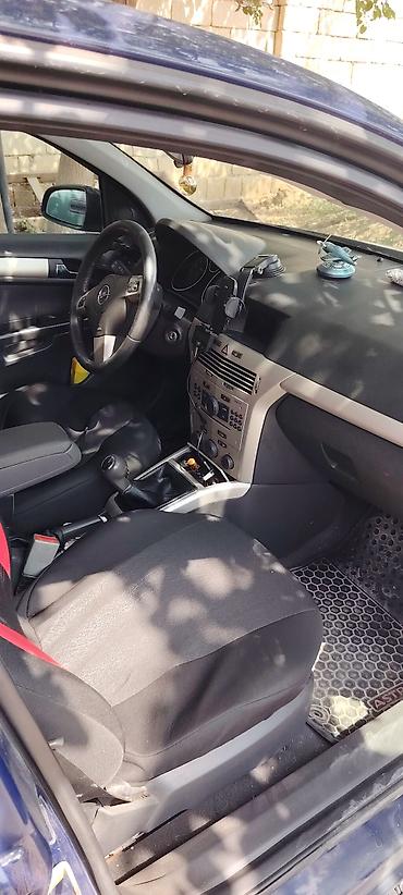 turbo az kia rio 2015: Opel Astra H – 5 qapılı hetçbek - Kuzov: tünd mavi, hetçbek, arxa — 2