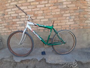 велосипед рама s: Продаю велик для любителей собирание великов, рама целая