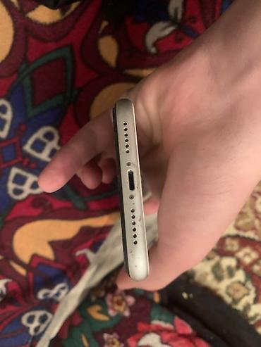 iphone 11: IPhone 11, белый цвет - Дисплей 6.1" Liquid Retina HD (IPS), True — 3
