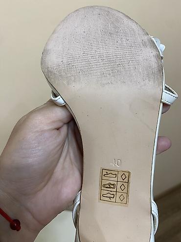 crocs 36: Мужские ботинки, 40.5, Classica, Б/у, цвет - Белый, Самовывоз — 5