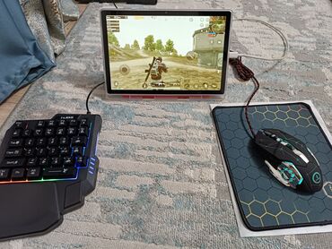 клавиатура и мышка: Контроллер,клавиатура + мышка+подставка под телефон + коврик. Для игры