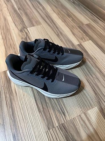 Мужские кроссовки, 40, 41, 42, Nike, Новый, цвет - Серый