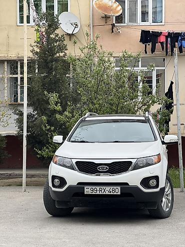 guzgu: Kia Sorento – ağ rəngli, şəhər və uzun məsafələr üçün rahat və geniş — 2