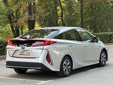 byd e6: Toyota Prius: 2018 г., 1.8 л, Вариатор, Гибрид, Седан — 3