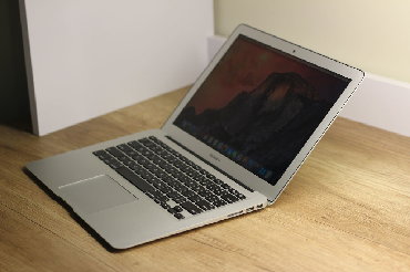 macbook pro m1 qiymeti: Model:Macbook Air Pro:Intel Core i5 Ram: 4 GB // SSD:128 GB Daha