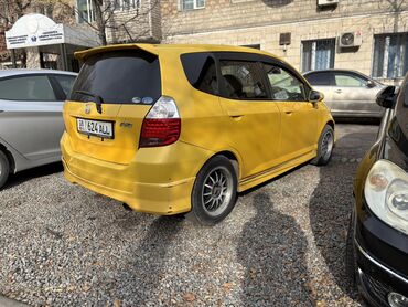 кредит машына: Honda Fit: 2004 г., 1.3 л, Вариатор, Бензин, Хэтчбэк