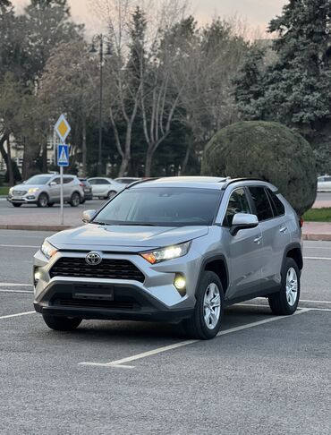 Toyota: Продаю Toyota Rav 4 2019 год Комплектация XLE Пробег 55***