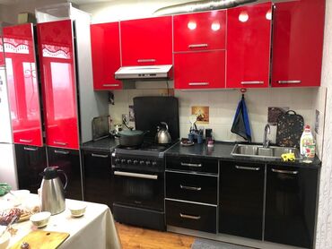 альянс мебель кухонный гарнитур: Кухонный гарнитур, цвет - Красный, Б/у