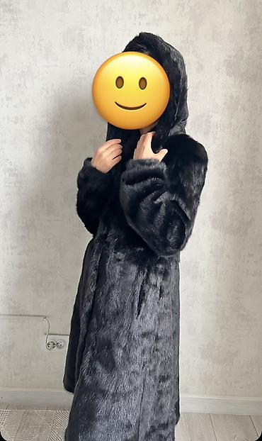 Шубы: Шуба из норки, черного цвета, с капюшоном. - Размер: 38 (44) - Длина — 2