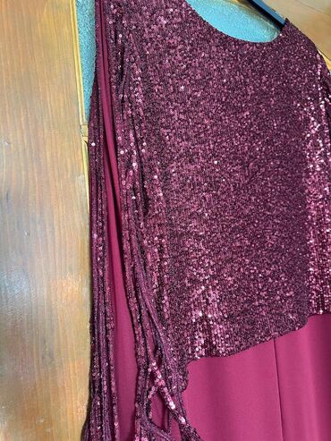 Вечерние платья: Продаю шикарное новое платье, привезено из Турции. Украшение и ажур — 30