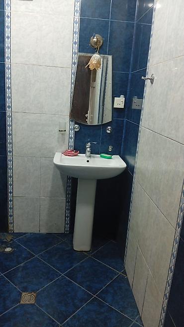 baki ayliq kiraye evler: 4 mik Ecemi Nesimi metrolari yaxinliginda 2 otaq bina evi 5/2 — 6