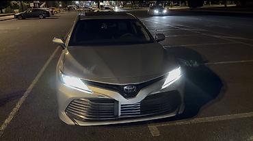 Toyota Camry: 2019 г., 2.5 л, Вариатор, Гибрид, Седан
