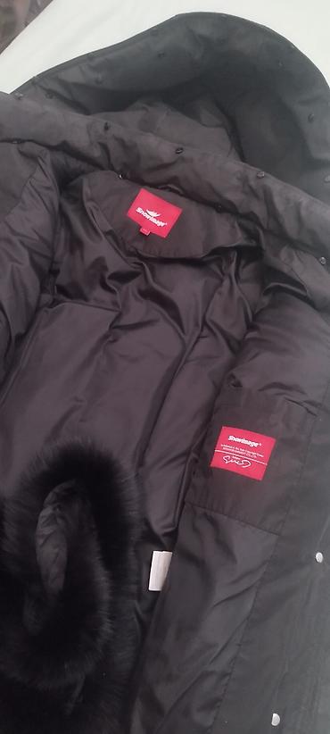 Пуховики и зимние куртки: Удлинённая куртка в отличном состояниимех отстёгивается. 350 сом — 5