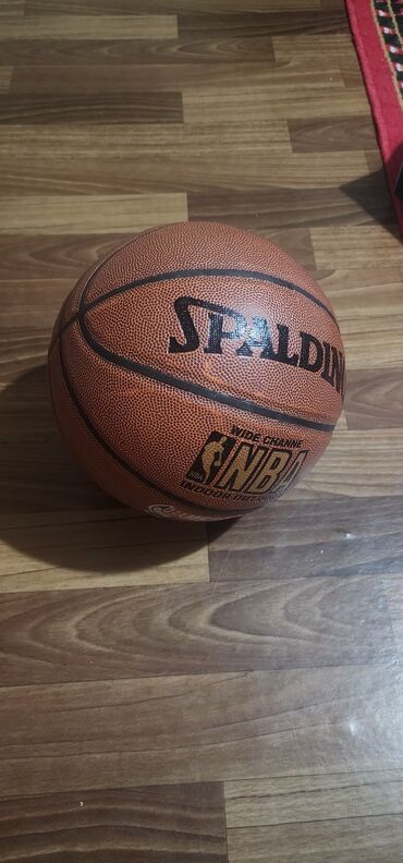 липкие шарики: Баскетбольный Мяч Spalding NBA
Для улицы и зала
Размер:7