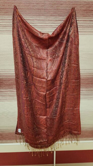 Baş geyimləri: Paşmina şarf Hindistandan hədiyyə olaraq alınmışdı. Ehtiyac olmadığı — 6