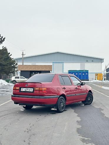 Volkswagen: Volkswagen Vento: 1993 г., 1.8 л, Механика, Бензин, Седан — 1