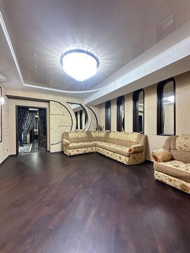 продаю в связи с переездом: 3 комнаты, 137 м², Элитка, 4 этаж, Дизайнерский ремонт