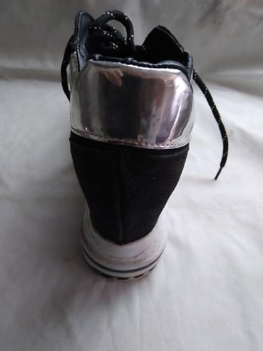 Patike: Zenske cipele br.37 polovnecena za 1 par — 2