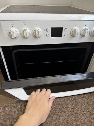 встраиваемая вытяжка для кухни: Beko, Электрическая, Механическое, Напольная, Полная оплата