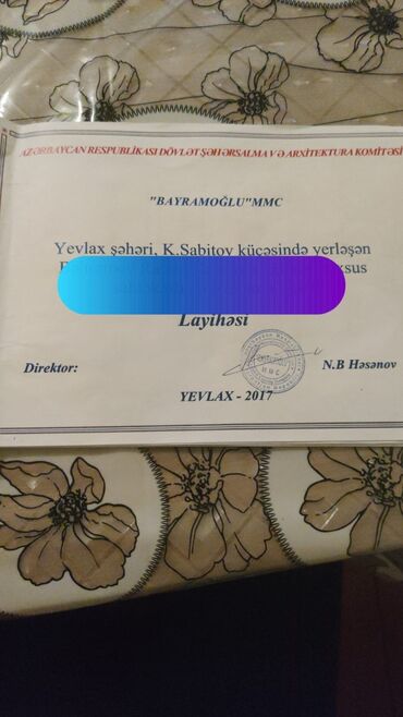 Kommersiya daşınmaz əmlakının satışı: Salam sati̇li̇r voenkomati̇n yani̇nda bi̇ri̇nci̇ obyekt 5 metr eni̇ 13 — 10