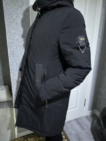 Пуховики и зимние куртки: Пуховик, По колено, С капюшоном, Стеганый, S, M, Все размеры — 8