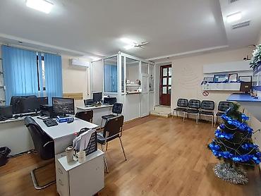 Продажа офисов: Продажа офисов 302 м², С ремонтом, Без мебели, Многоэтажное здание, 1 этаж — 3