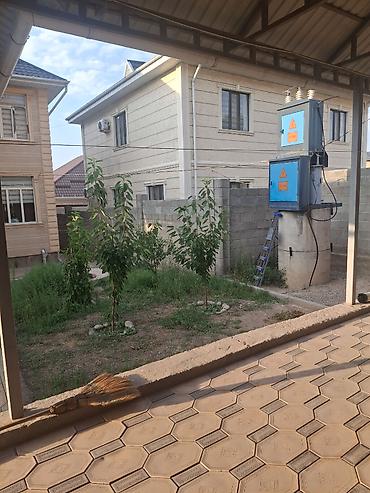 дом в сарбане: Продаётся 2-этажный кирпичный дом, 280 м² 📍 Участок 5 соток, село — 8
