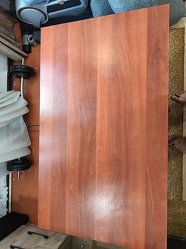 полочка: Крепкий журнальный стол (дуб венге/вишня) — 2000 сом Текст: Продаю — 2