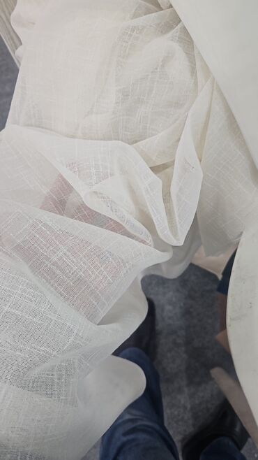 Parçalar: Ağ rəngli, şəffaf tül parça. Yüngül və zərif görünüşü ilə pərdələr — 13