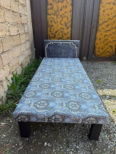 Mebellərin yığılması: Təzə çarpayılar. 1 nəfərlik çarpayılar 60manat. 2 nəfərlik taxt — 23
