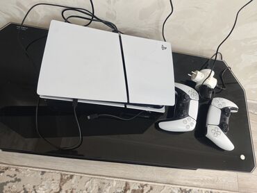 diş aparati: PlayStation 5 (diskli versiya) oyun konsolu Paket məzmunu: - PS5