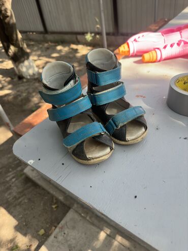 синие туфли: Продаю лечебно-ортопедическую обувь бренда Орто мир, почти новая, так