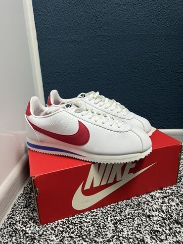 найк кроссовки оригинал: Мужские кроссовки, 44, Nike, Новый, цвет - Белый, Платная доставка, Самовывоз