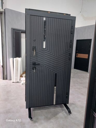 Giriş qapıları: Dəmir giriş qapıları – müasir dizayn və gücləndirilmiş təhlükəsizlik — 32