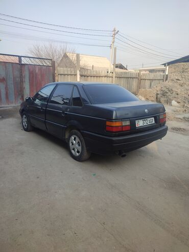 Другие Автомобили: Седан темно‑серого цвета. Кузов 4‑дверный, тонированные стекла по — 5