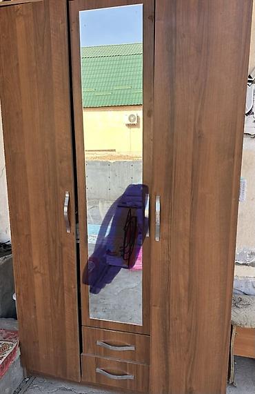 прихожие шкаф: Трёхдверный шкаф-купе/распашной из ЛДСП под тёмное дерево с большим — 2