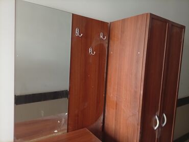 işlemiş taxta qaplar: Mebel dəsti və şüşəli qapı - Dəhliz/antre üçün mebel komplekti: iri