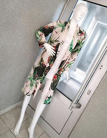 Džemperi, kardigani: Predivan ogrtač
Vel S M L
SNIŽENJE — 2