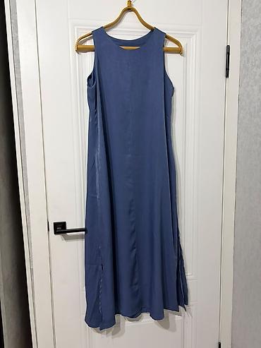сарафаны: Есть 200 штук можно оптом. Платье-сарафан миди без рукавов, свободного — 2