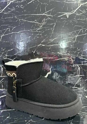 Čizme: NABAVKA
36-41
3900 din 💥 — 4